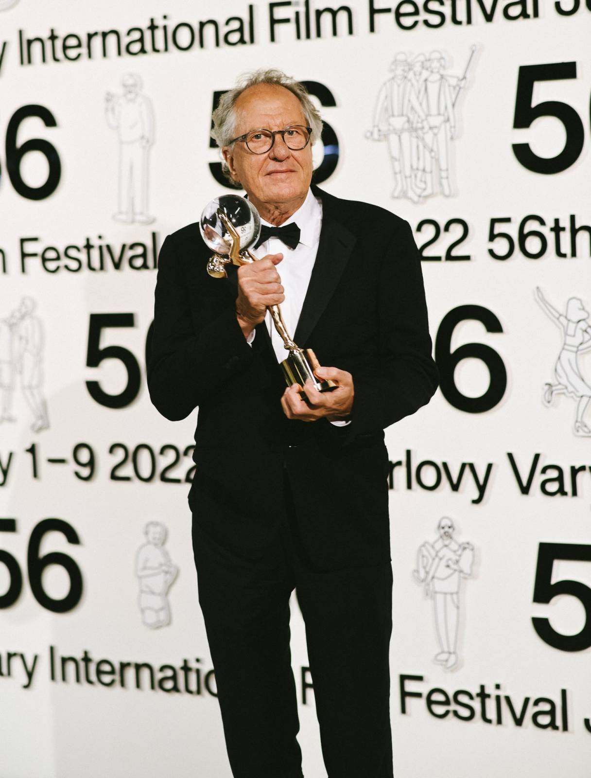 MFF Karlovy Vary vyvrcholil závěrečným ceremoniálem, následovala show Monkey Business s Jakubem Prachařem i Adamem Mišíkem