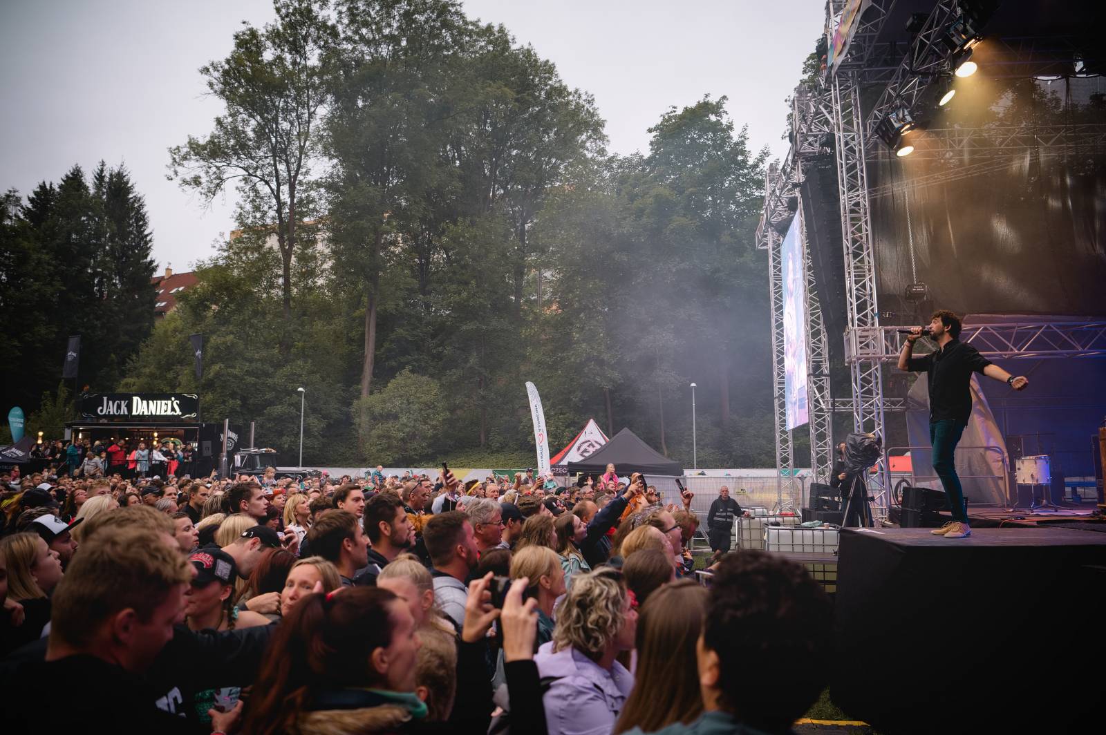 Déšť ani chlad fanoušky neodradily. Vysočina Fest přivítal IMT Smile, Inekafe, Annu K. i Horkýže slíže