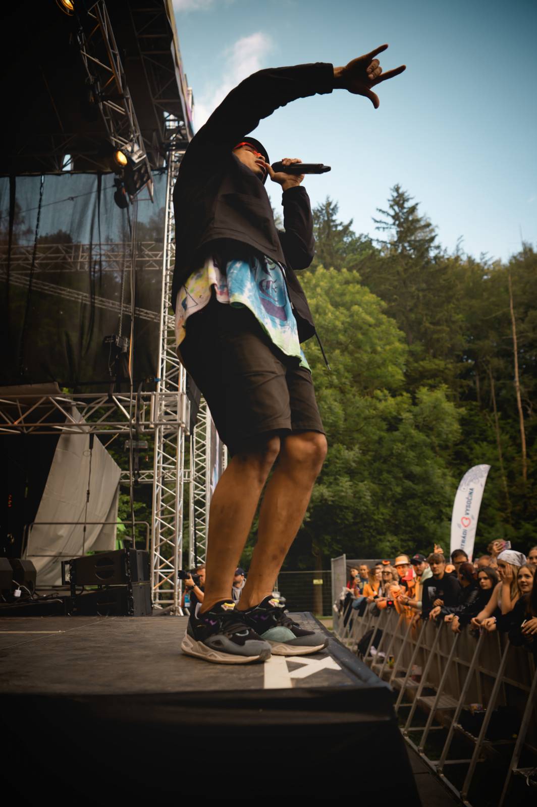 Déšť ani chlad fanoušky neodradily. Vysočina Fest přivítal IMT Smile, Inekafe, Annu K. i Horkýže slíže