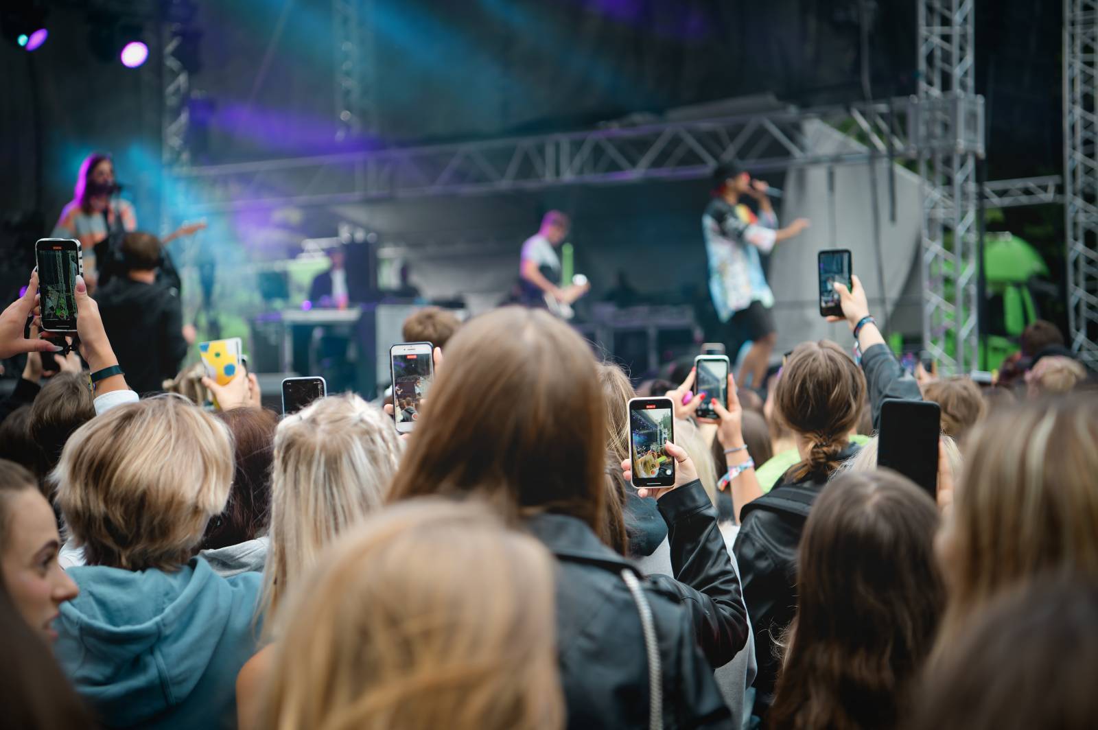 Déšť ani chlad fanoušky neodradily. Vysočina Fest přivítal IMT Smile, Inekafe, Annu K. i Horkýže slíže