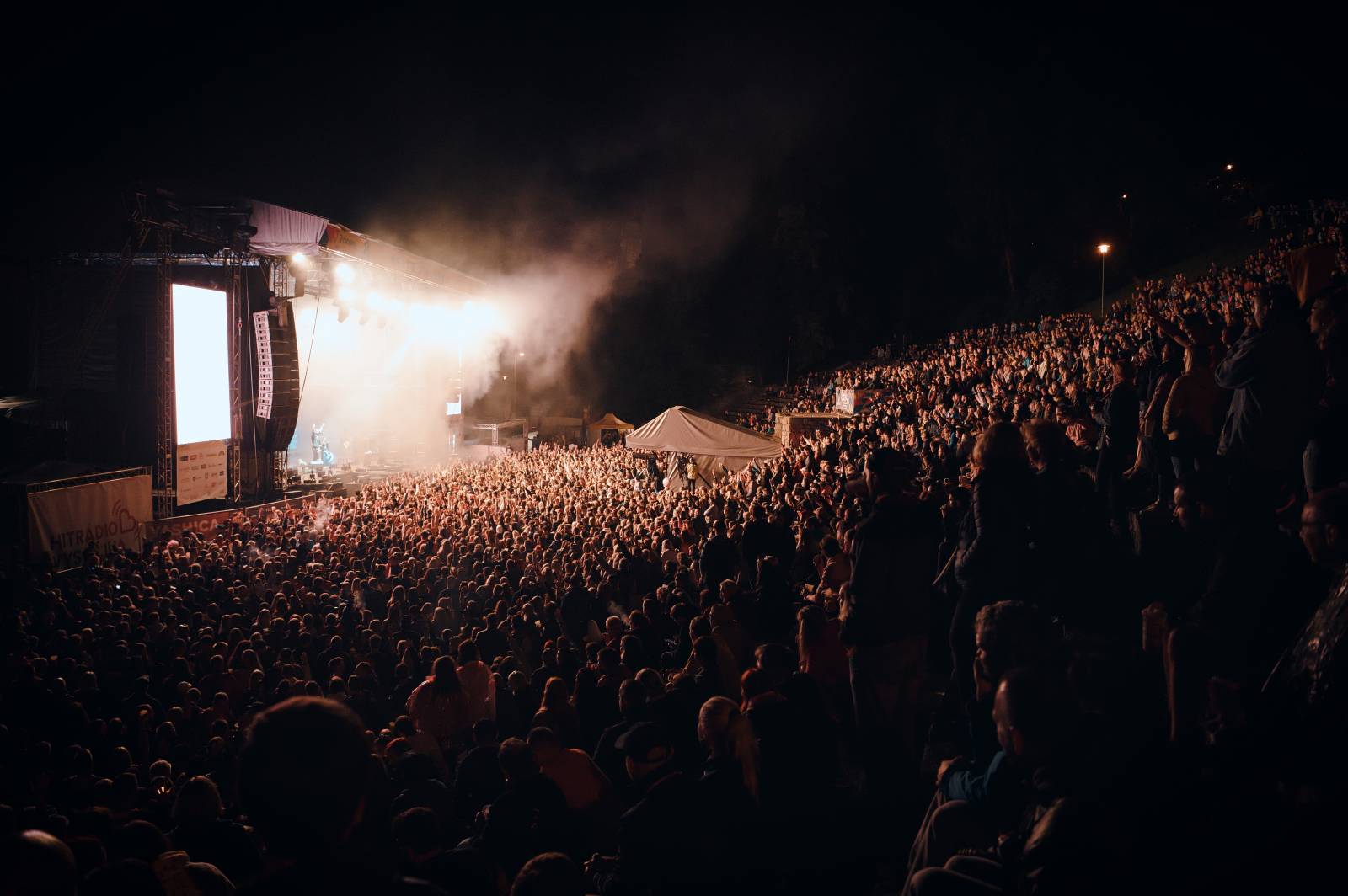 Déšť ani chlad fanoušky neodradily. Vysočina Fest přivítal IMT Smile, Inekafe, Annu K. i Horkýže slíže