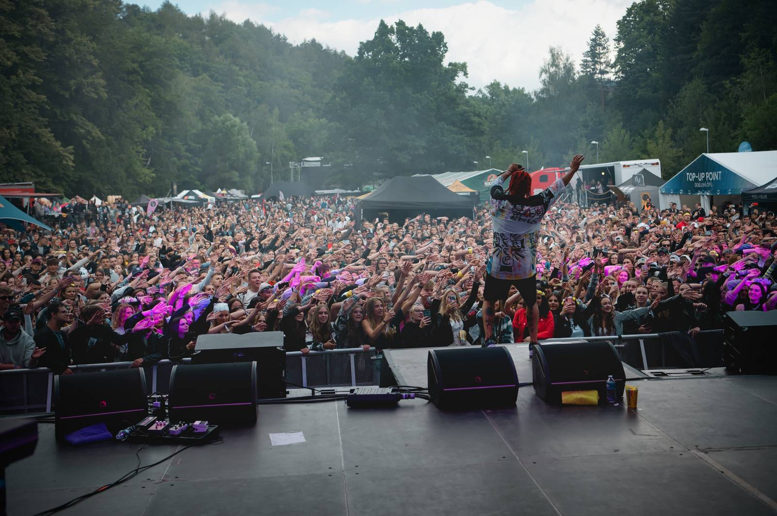 Déšť ani chlad fanoušky neodradily. Vysočina Fest přivítal IMT Smile, Inekafe, Annu K. i Horkýže slíže