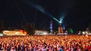 Twenty One Pilots odstartovali Colours of Ostrava. S fanoušky si zazpívali Co jste hasiči