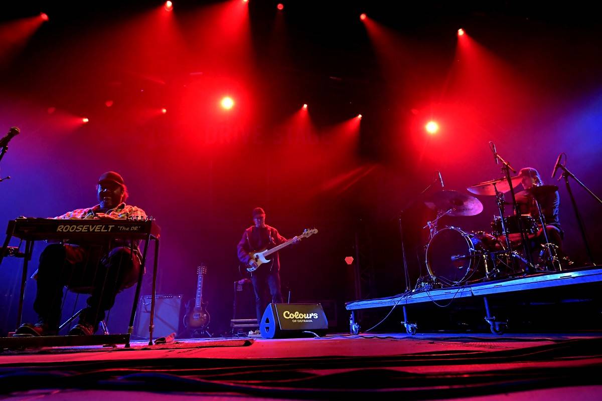 LP, Mesajah, Warduna nebo Sons of the East. Takový byl pátek na Colours of Ostrava