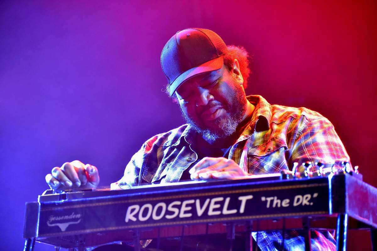 LP, Mesajah, Warduna nebo Sons of the East. Takový byl pátek na Colours of Ostrava