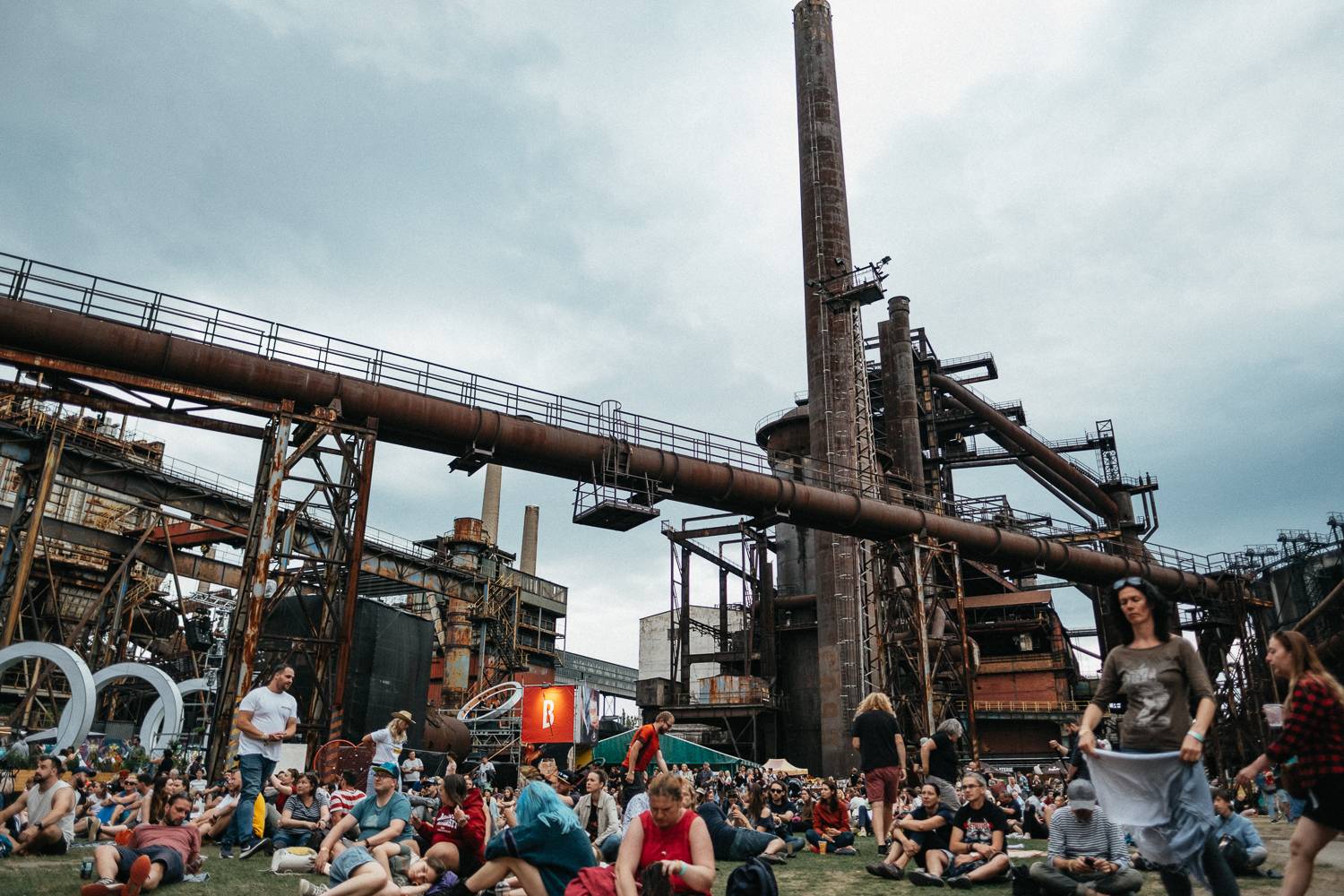 Martin Garrix rozzářil oblohu nad Ostravou, návštěvníkům Colours učarovali i Larkin Poe