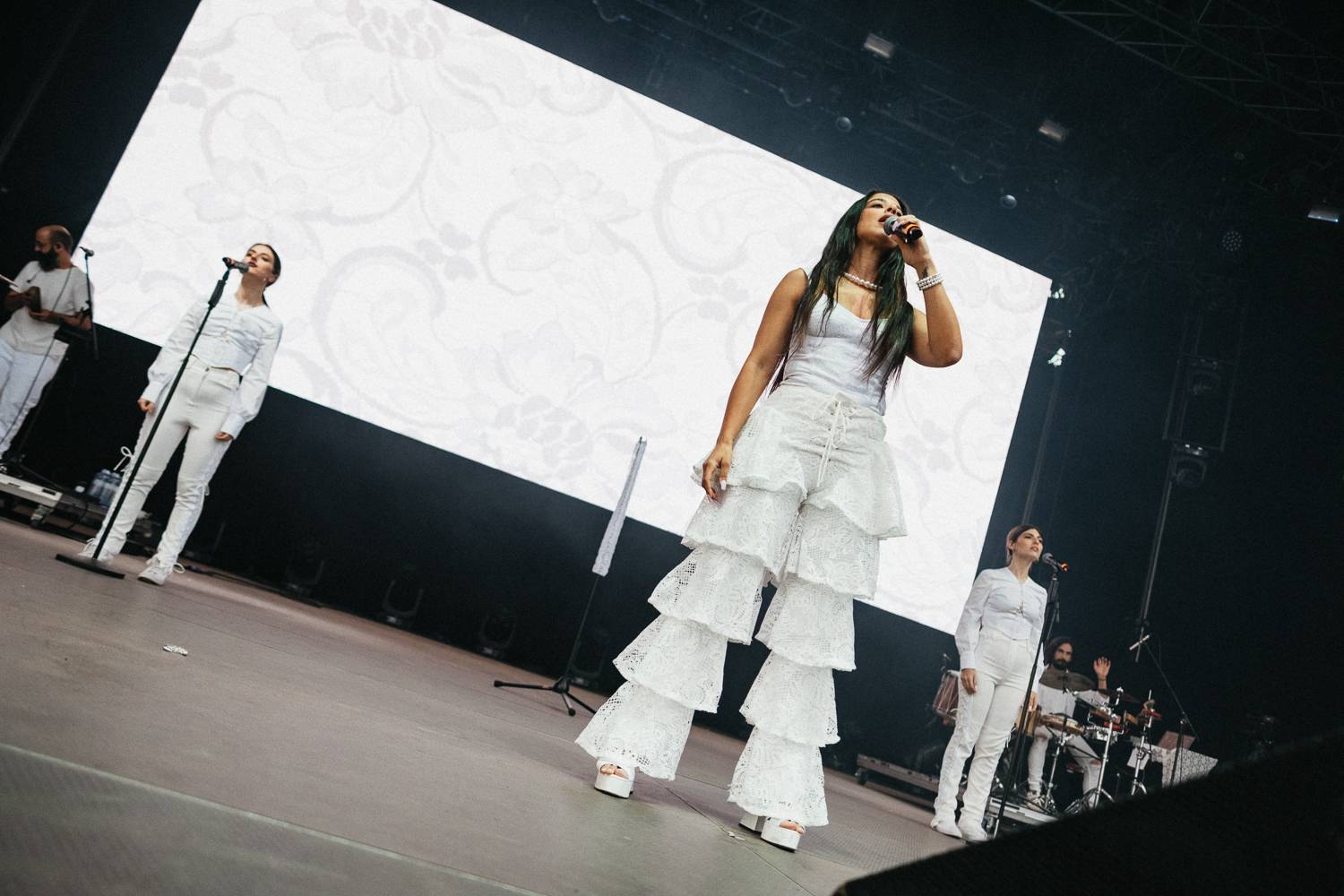 Martin Garrix rozzářil oblohu nad Ostravou, návštěvníkům Colours učarovali i Larkin Poe