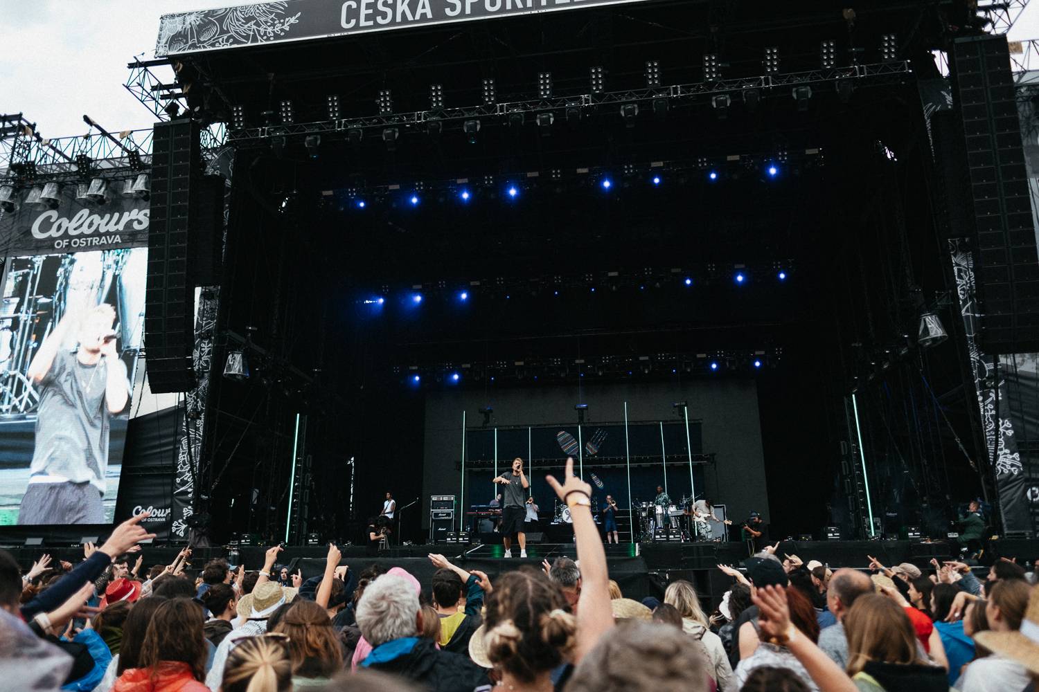 Martin Garrix rozzářil oblohu nad Ostravou, návštěvníkům Colours učarovali i Larkin Poe