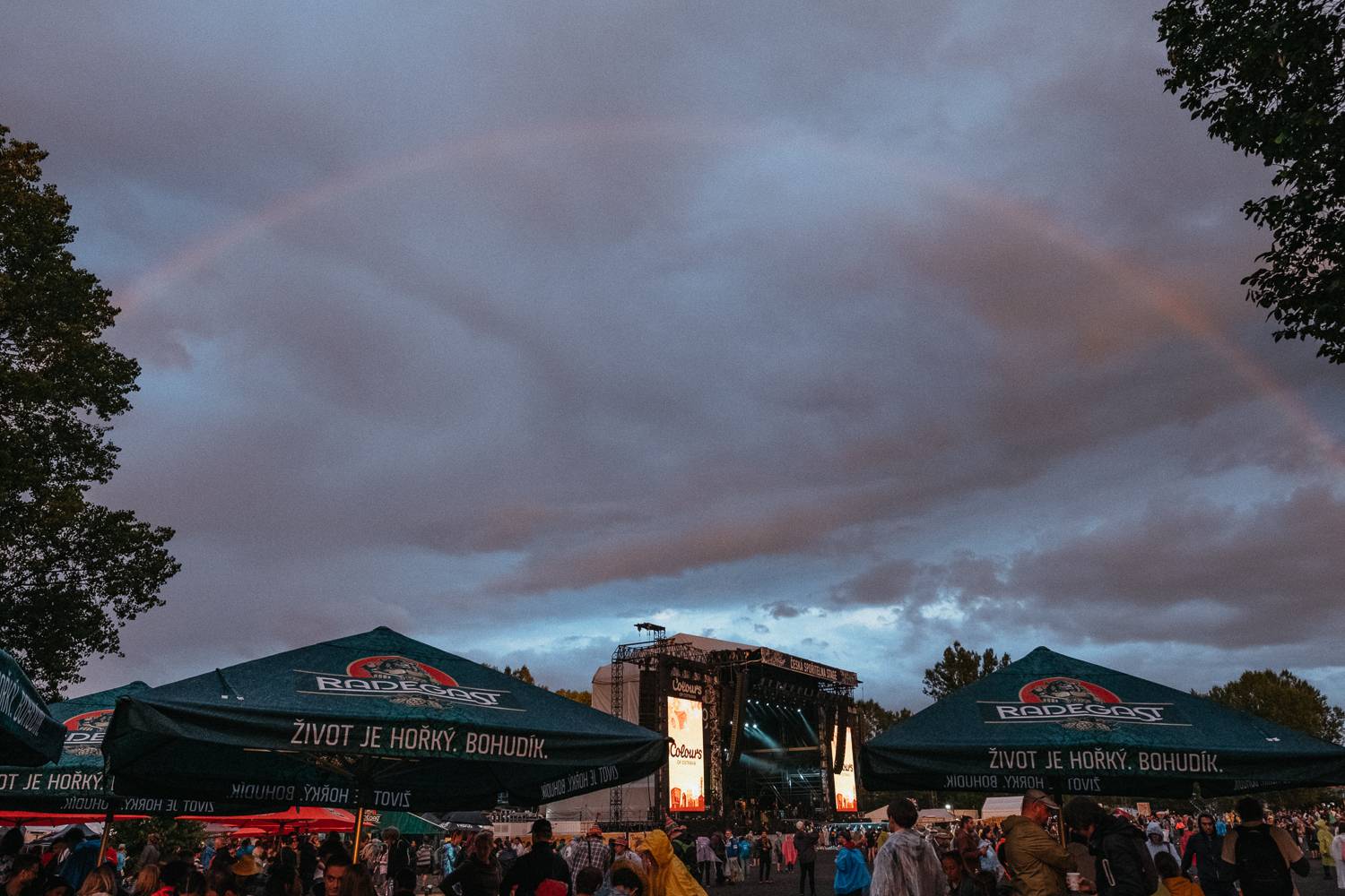 Martin Garrix rozzářil oblohu nad Ostravou, návštěvníkům Colours učarovali i Larkin Poe