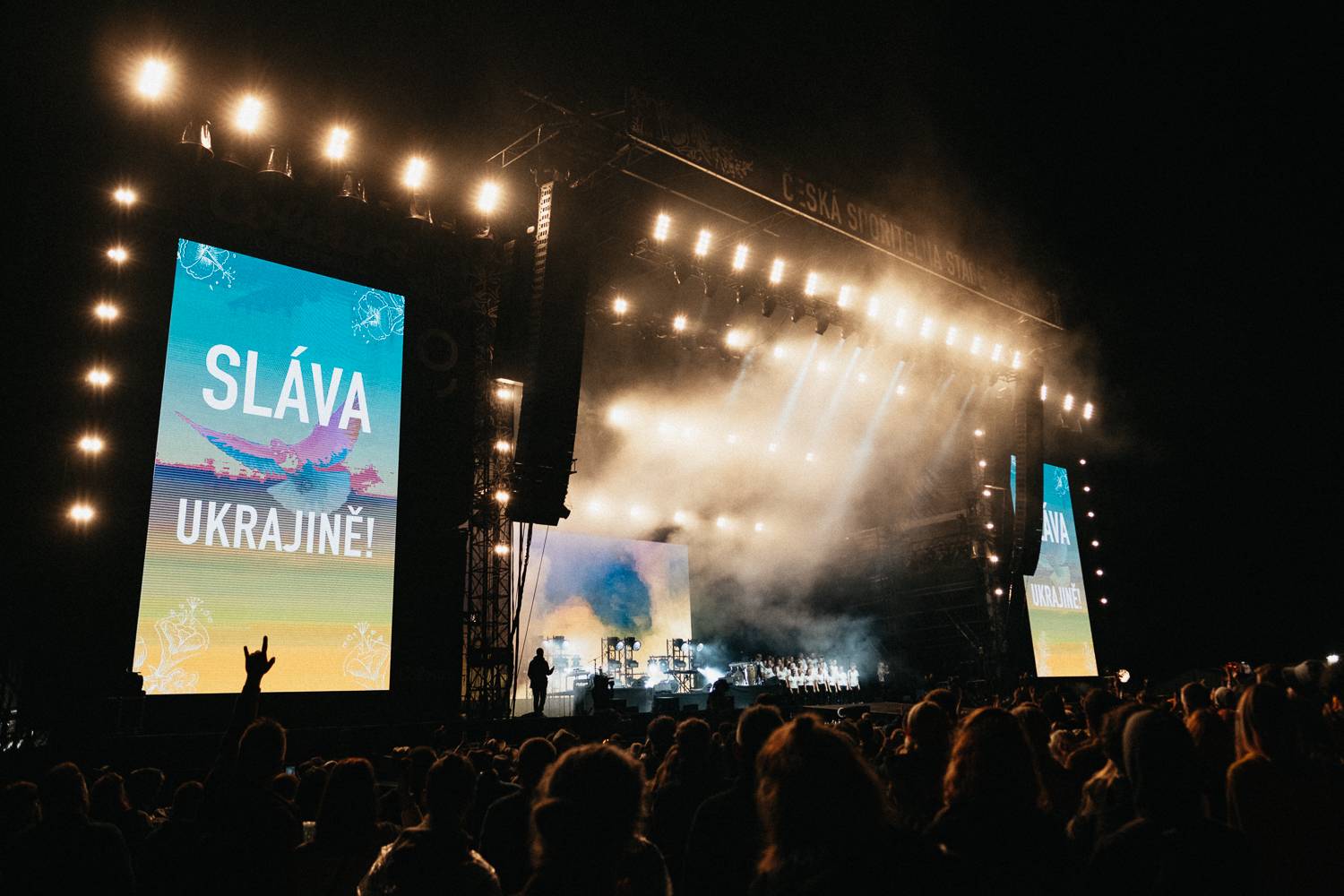 Martin Garrix rozzářil oblohu nad Ostravou, návštěvníkům Colours učarovali i Larkin Poe