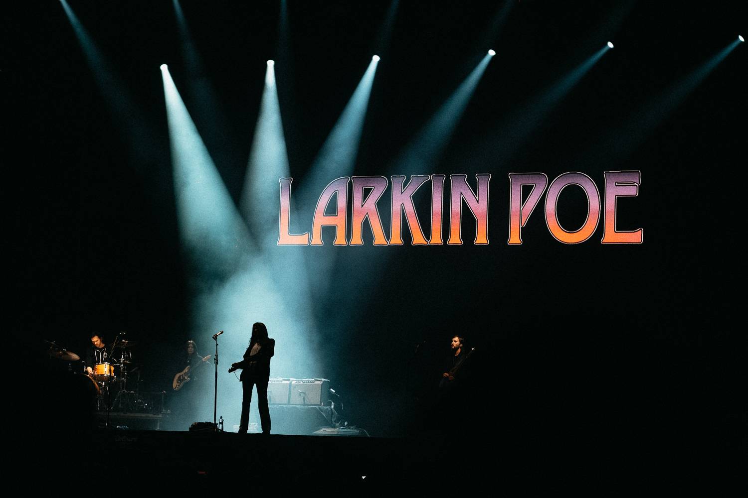 Martin Garrix rozzářil oblohu nad Ostravou, návštěvníkům Colours učarovali i Larkin Poe