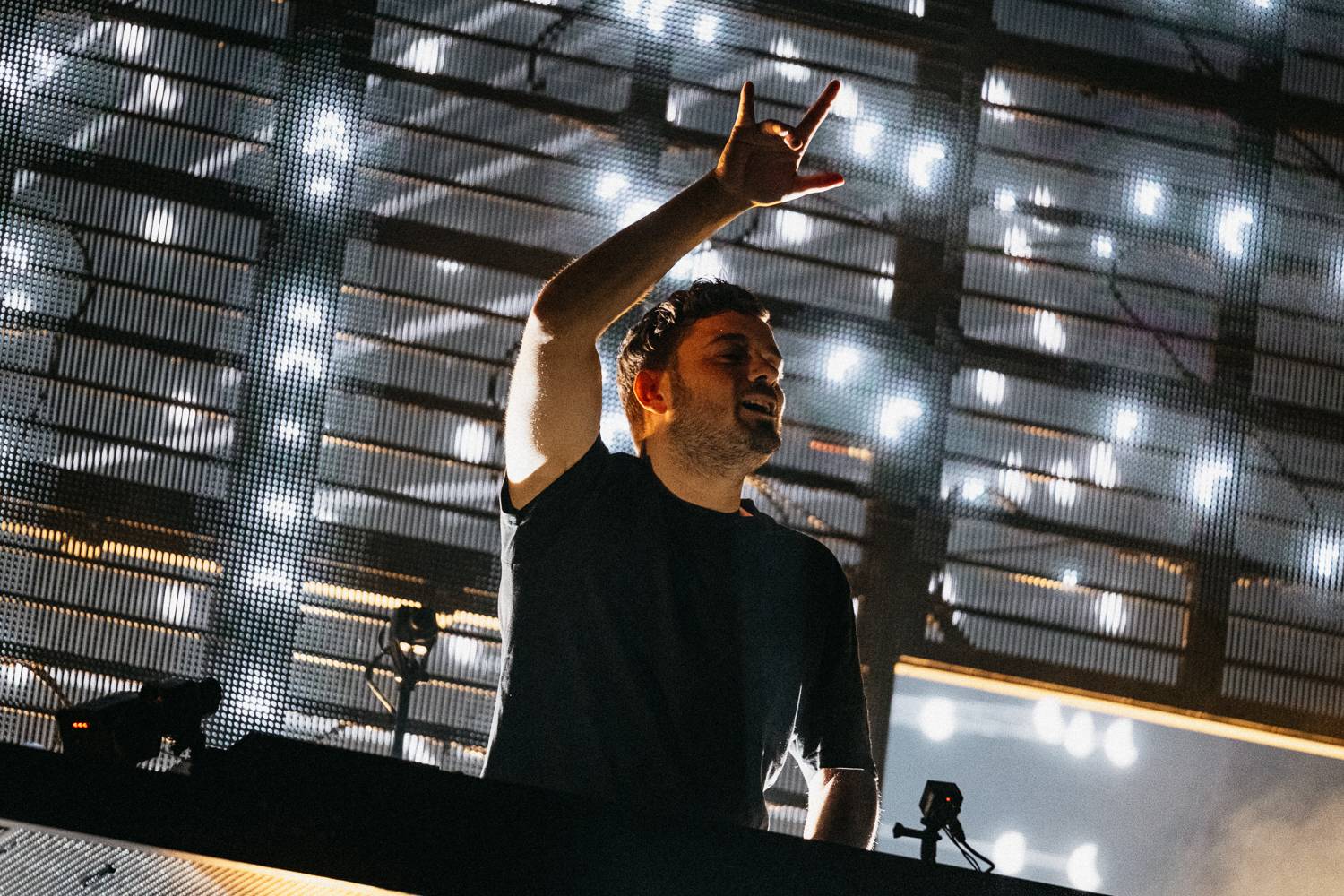 Martin Garrix rozzářil oblohu nad Ostravou, návštěvníkům Colours učarovali i Larkin Poe