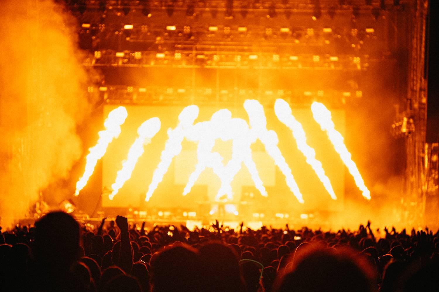 Martin Garrix rozzářil oblohu nad Ostravou, návštěvníkům Colours učarovali i Larkin Poe