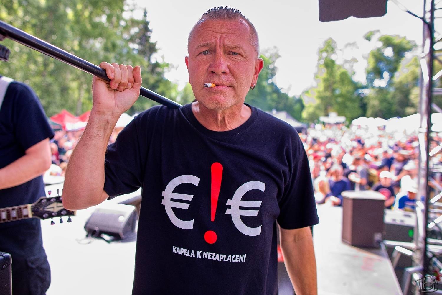 Barvy léta Tří sester přivítaly Mig 21, Alkehol, Lenny nebo E!E