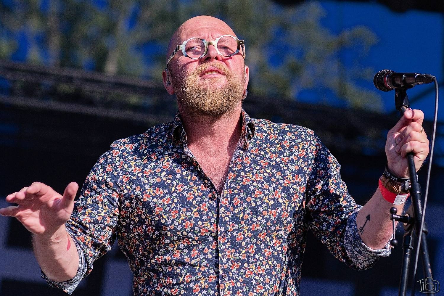 Barvy léta Tří sester přivítaly Mig 21, Alkehol, Lenny nebo E!E