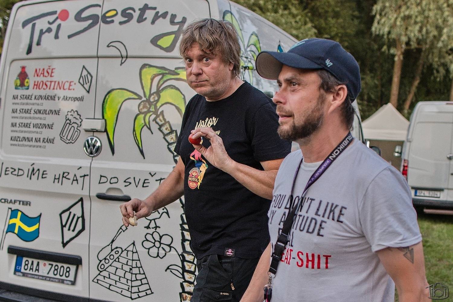 Barvy léta Tří sester přivítaly Mig 21, Alkehol, Lenny nebo E!E