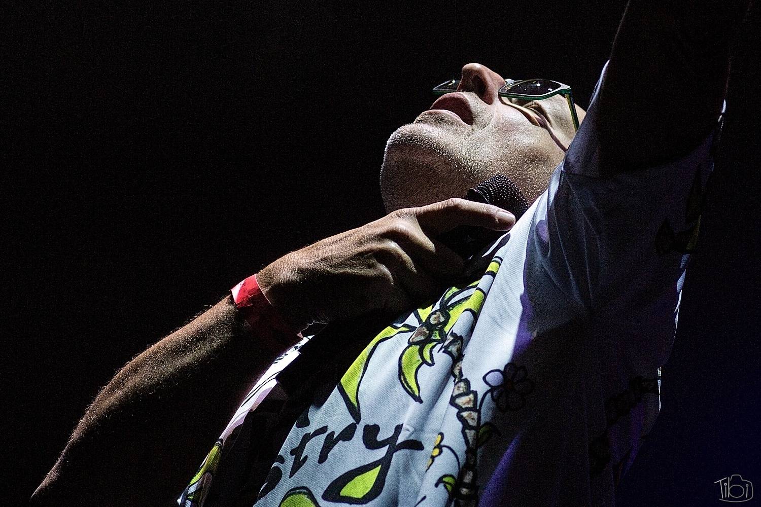 Barvy léta Tří sester přivítaly Mig 21, Alkehol, Lenny nebo E!E