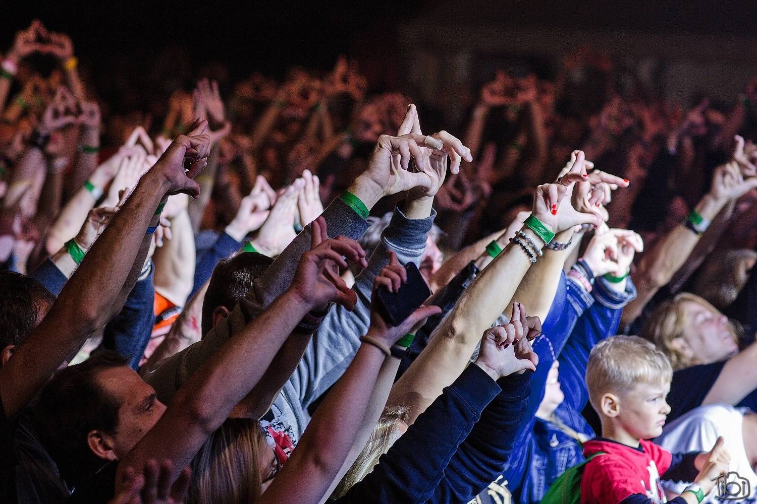 Barvy léta Tří sester přivítaly Mig 21, Alkehol, Lenny nebo E!E
