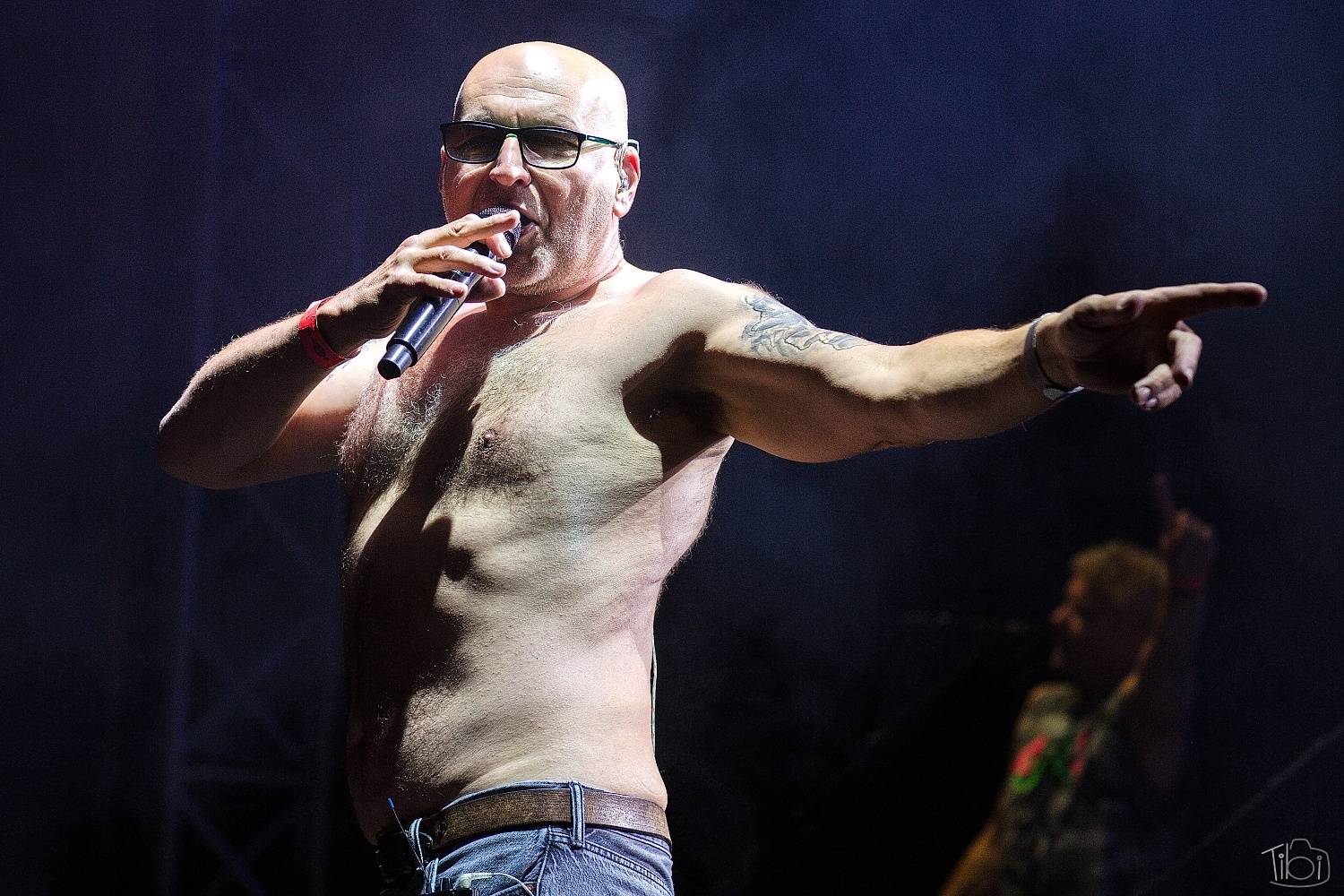 Barvy léta Tří sester přivítaly Mig 21, Alkehol, Lenny nebo E!E