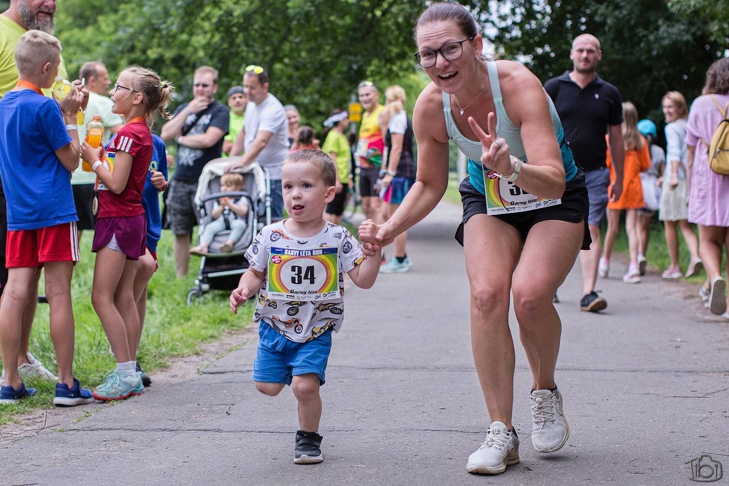 Barvy léta Tří sester přivítaly Mig 21, Alkehol, Lenny nebo E!E