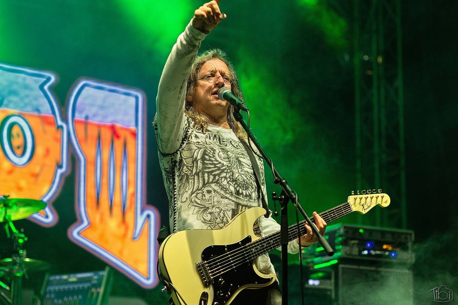 Barvy léta Tří sester přivítaly Mig 21, Alkehol, Lenny nebo E!E