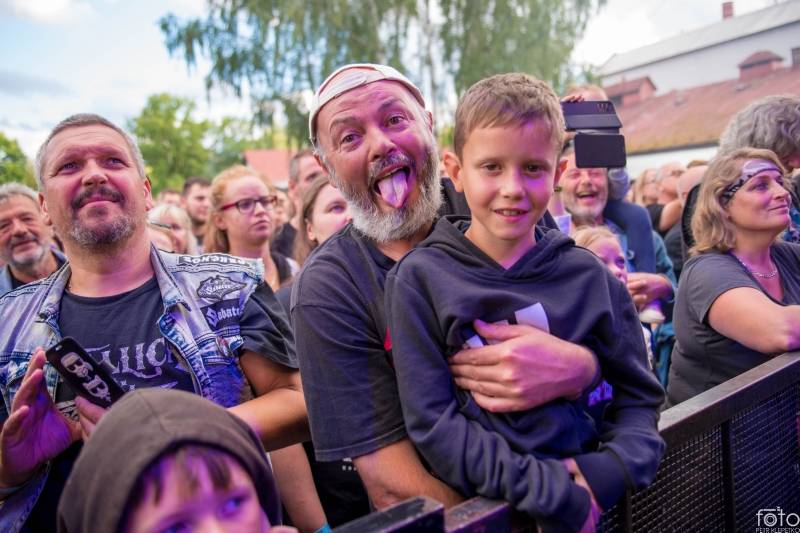 Pekelné počasí i show. Léto s Rychtářem patřilo Alkeholu, Dymytry, Harlej i Arakain