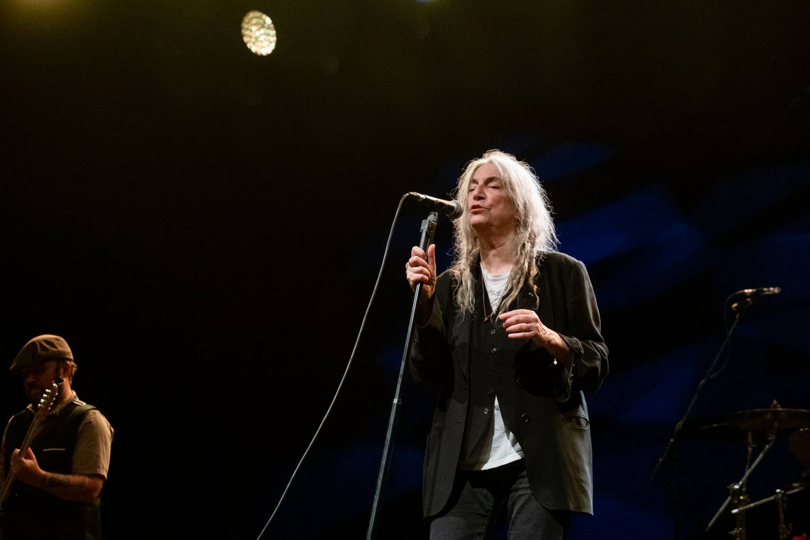 Velekněžka punkrocku a věčně romantická básnířka Patti Smith zpívala Foru Karlín