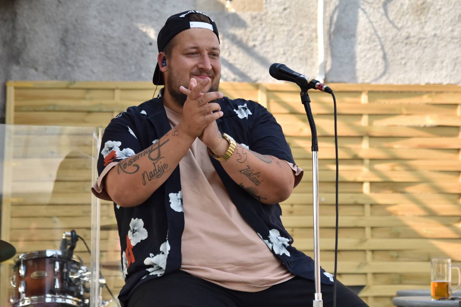 O5 a Radeček zase na střechách. V Praze rozdávali veselí na Radosti