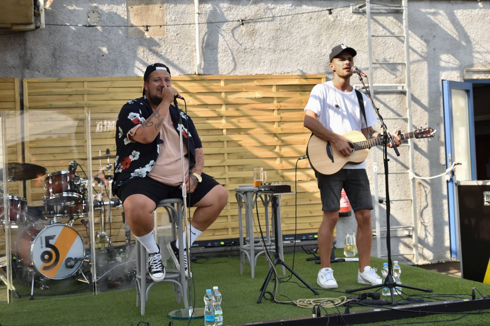 O5 a Radeček zase na střechách. V Praze rozdávali veselí na Radosti