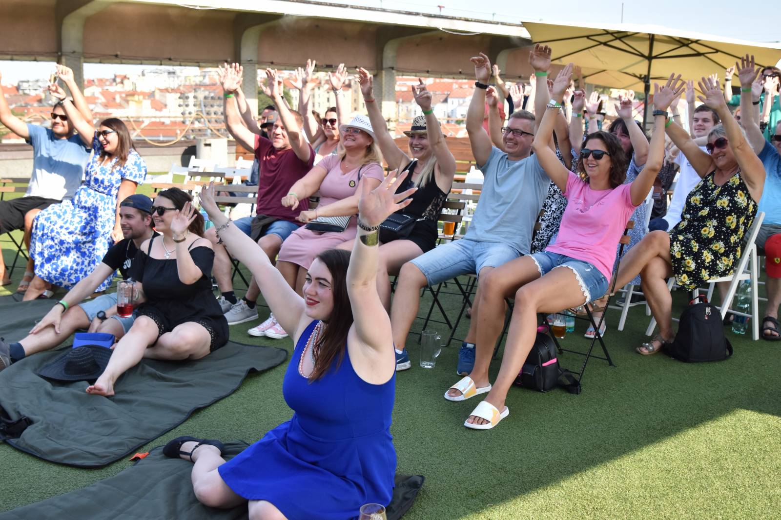 O5 a Radeček zase na střechách. V Praze rozdávali veselí na Radosti