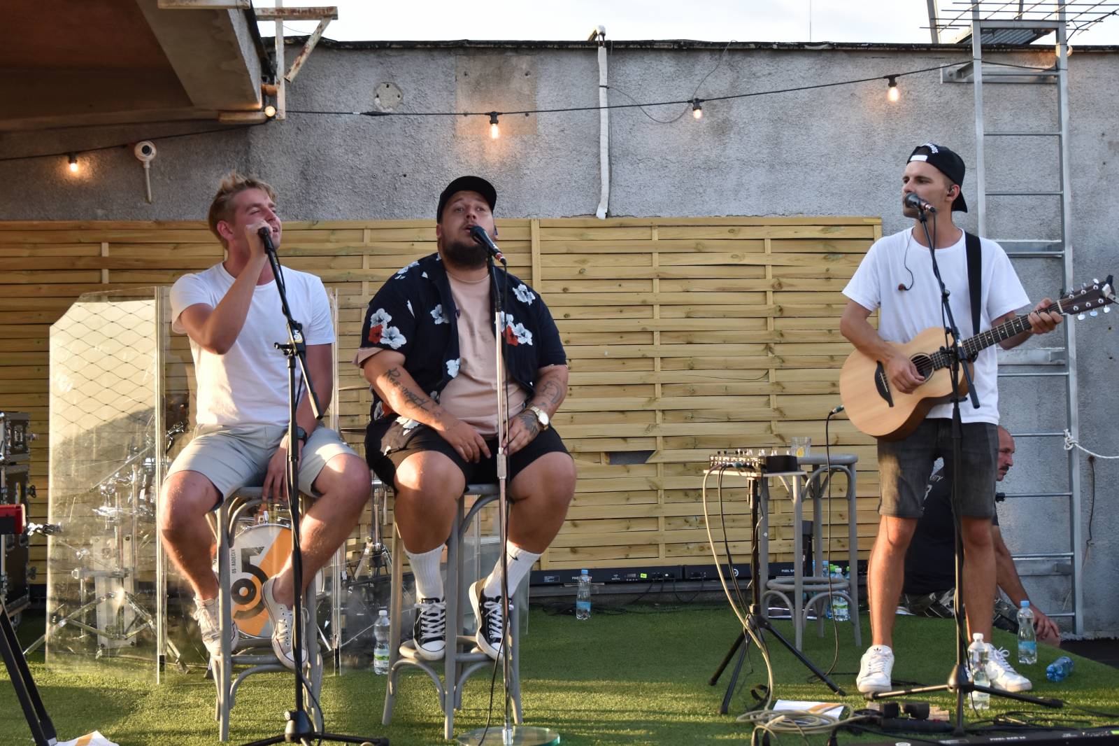 O5 a Radeček zase na střechách. V Praze rozdávali veselí na Radosti