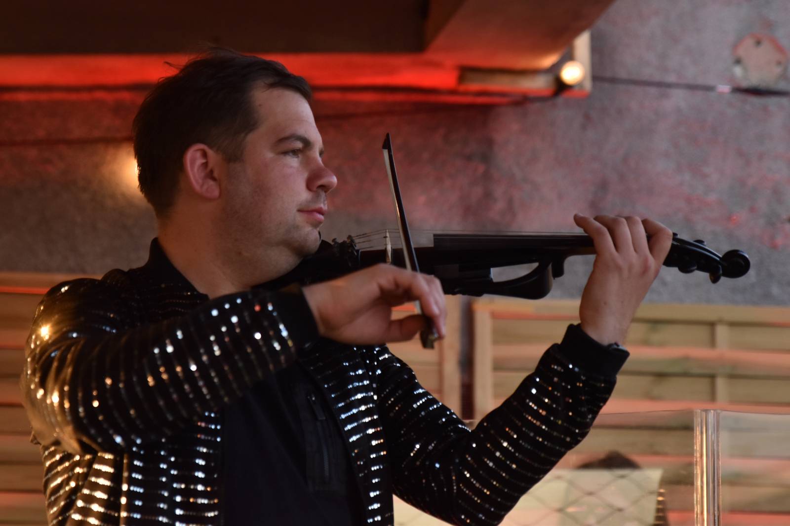 O5 a Radeček zase na střechách. V Praze rozdávali veselí na Radosti