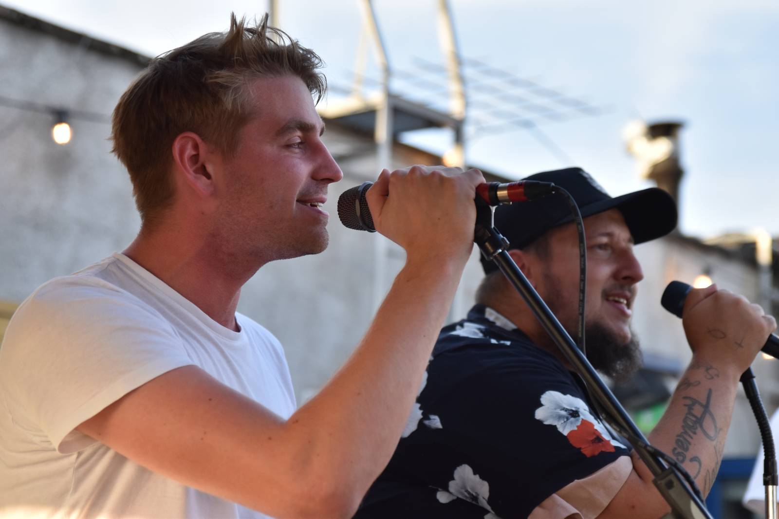 O5 a Radeček zase na střechách. V Praze rozdávali veselí na Radosti