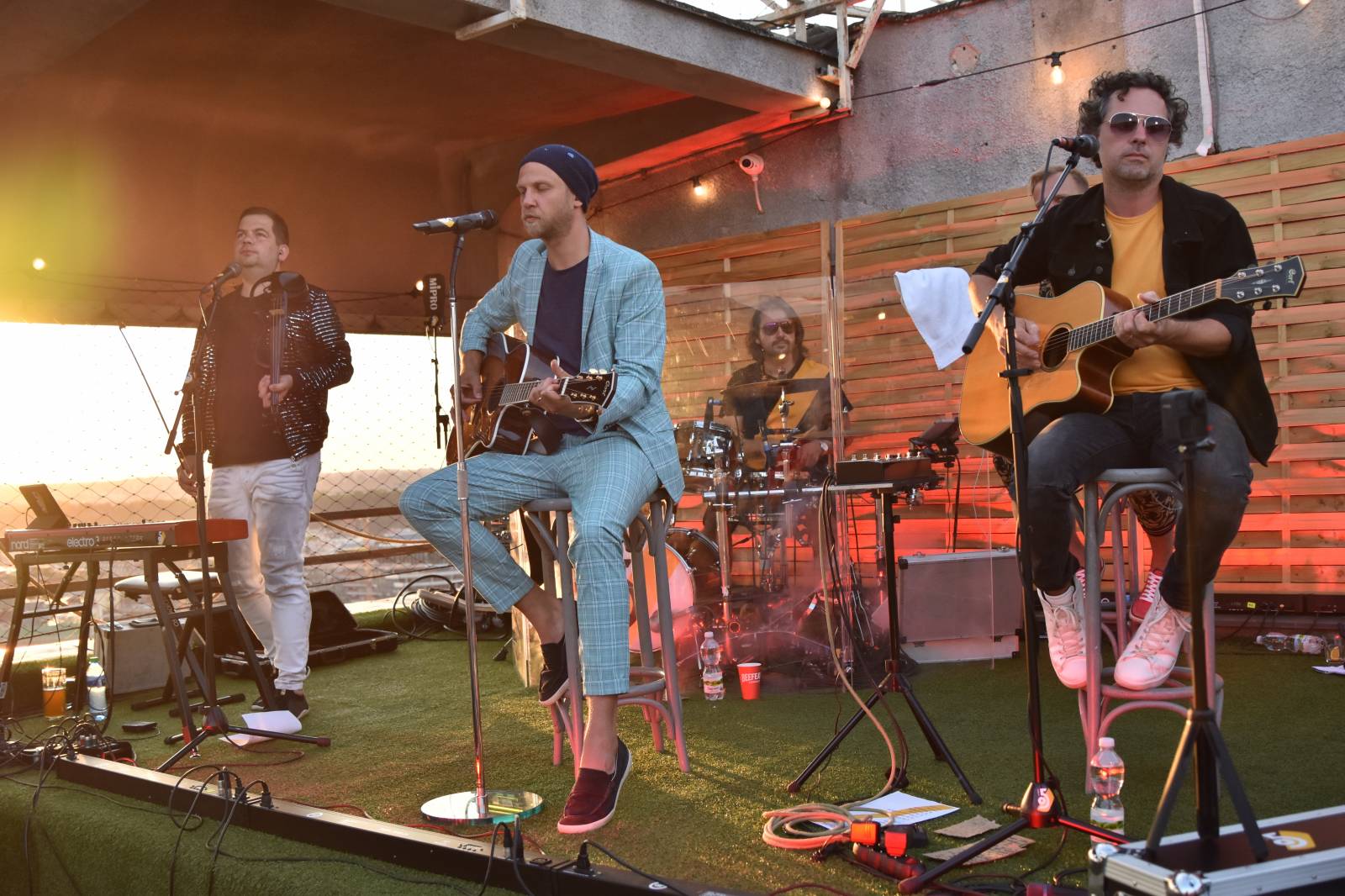 O5 a Radeček zase na střechách. V Praze rozdávali veselí na Radosti