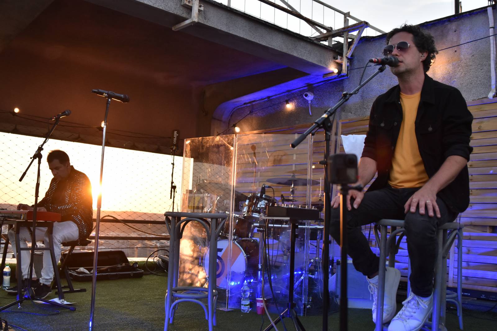 O5 a Radeček zase na střechách. V Praze rozdávali veselí na Radosti