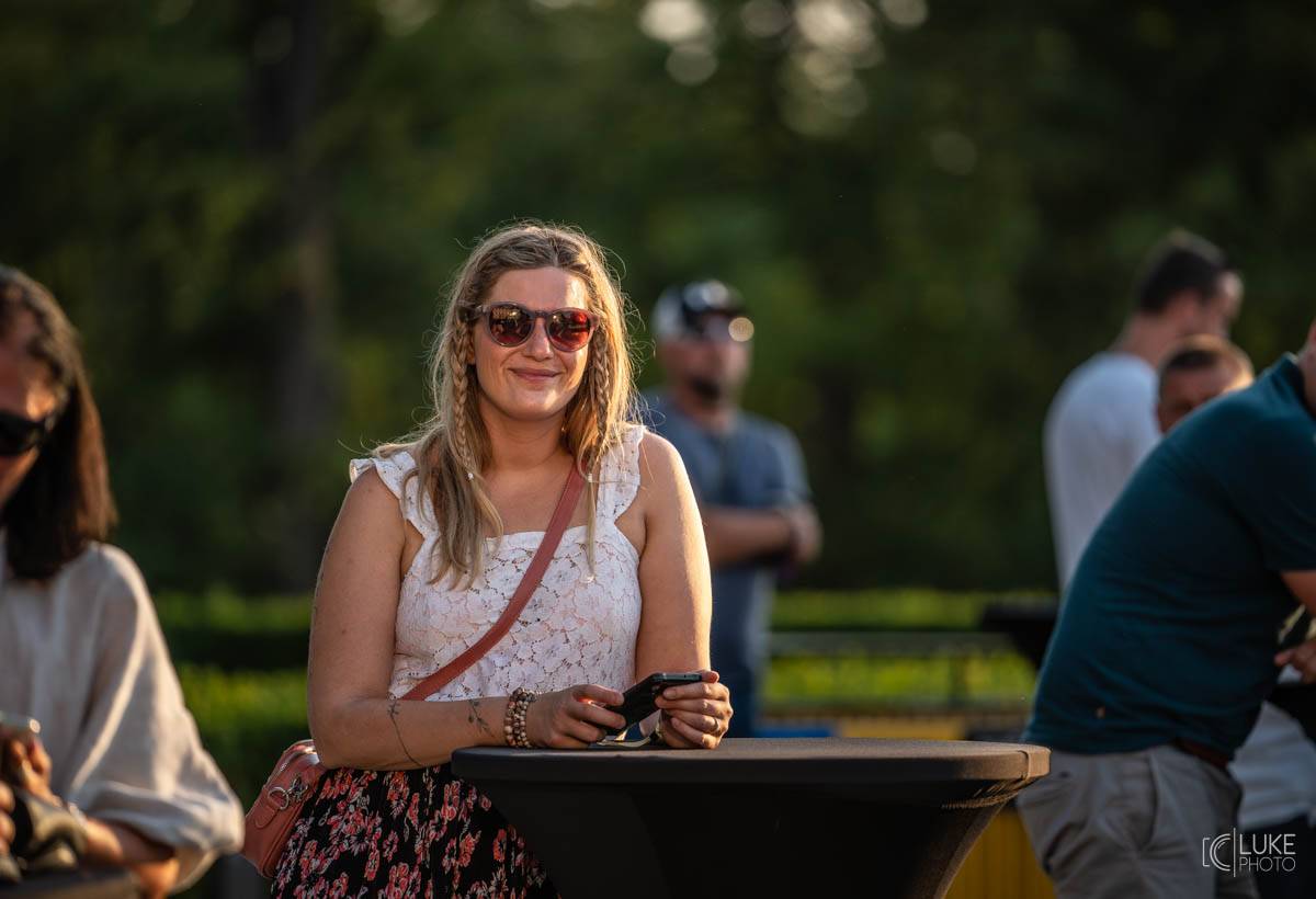 Glorchestra se rozezněla ve Slavkově, v zámeckém parku si se symfoniky tykali Tata Bojs, Vladimir 518, Katarzia i Bratři