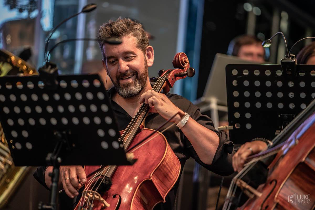 Glorchestra se rozezněla ve Slavkově, v zámeckém parku si se symfoniky tykali Tata Bojs, Vladimir 518, Katarzia i Bratři