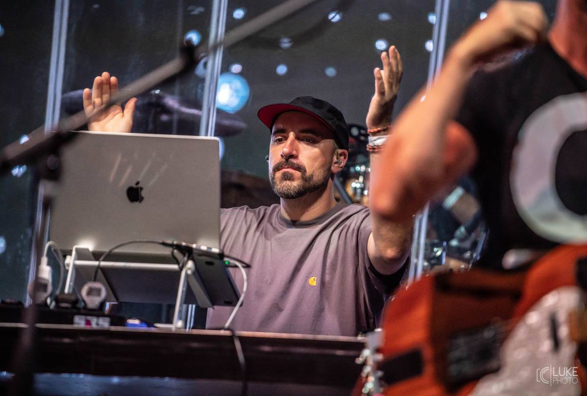 Glorchestra se rozezněla ve Slavkově, v zámeckém parku si se symfoniky tykali Tata Bojs, Vladimir 518, Katarzia i Bratři