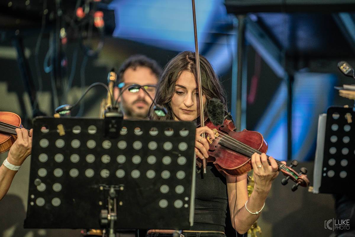 Glorchestra se rozezněla ve Slavkově, v zámeckém parku si se symfoniky tykali Tata Bojs, Vladimir 518, Katarzia i Bratři