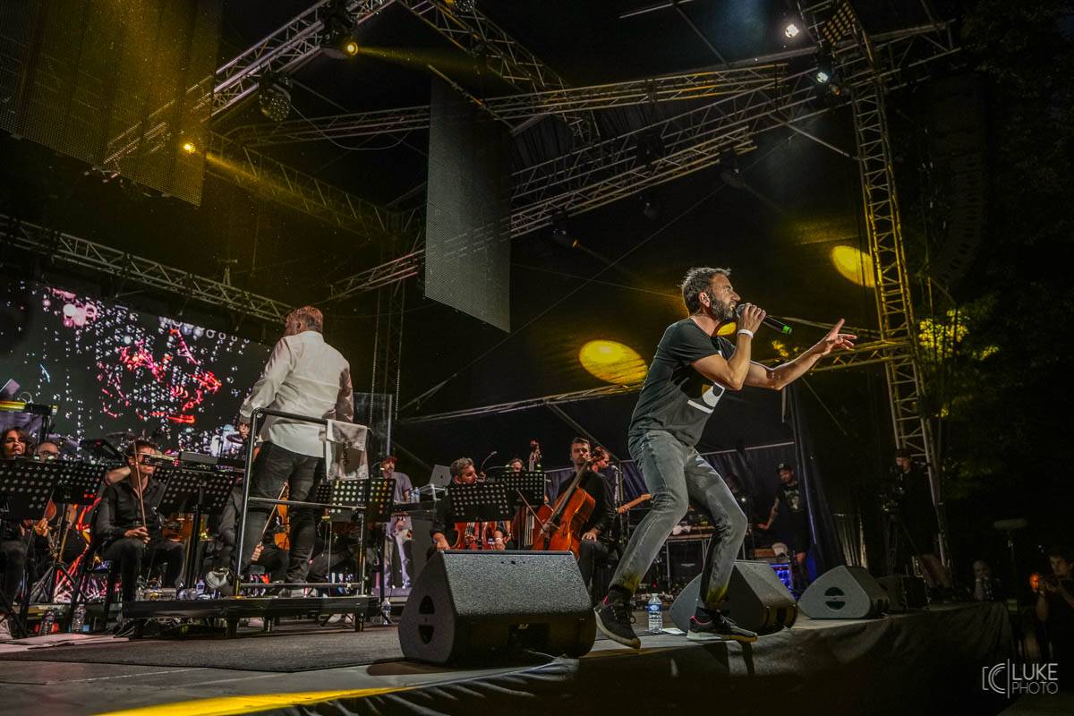 Glorchestra se rozezněla ve Slavkově, v zámeckém parku si se symfoniky tykali Tata Bojs, Vladimir 518, Katarzia i Bratři