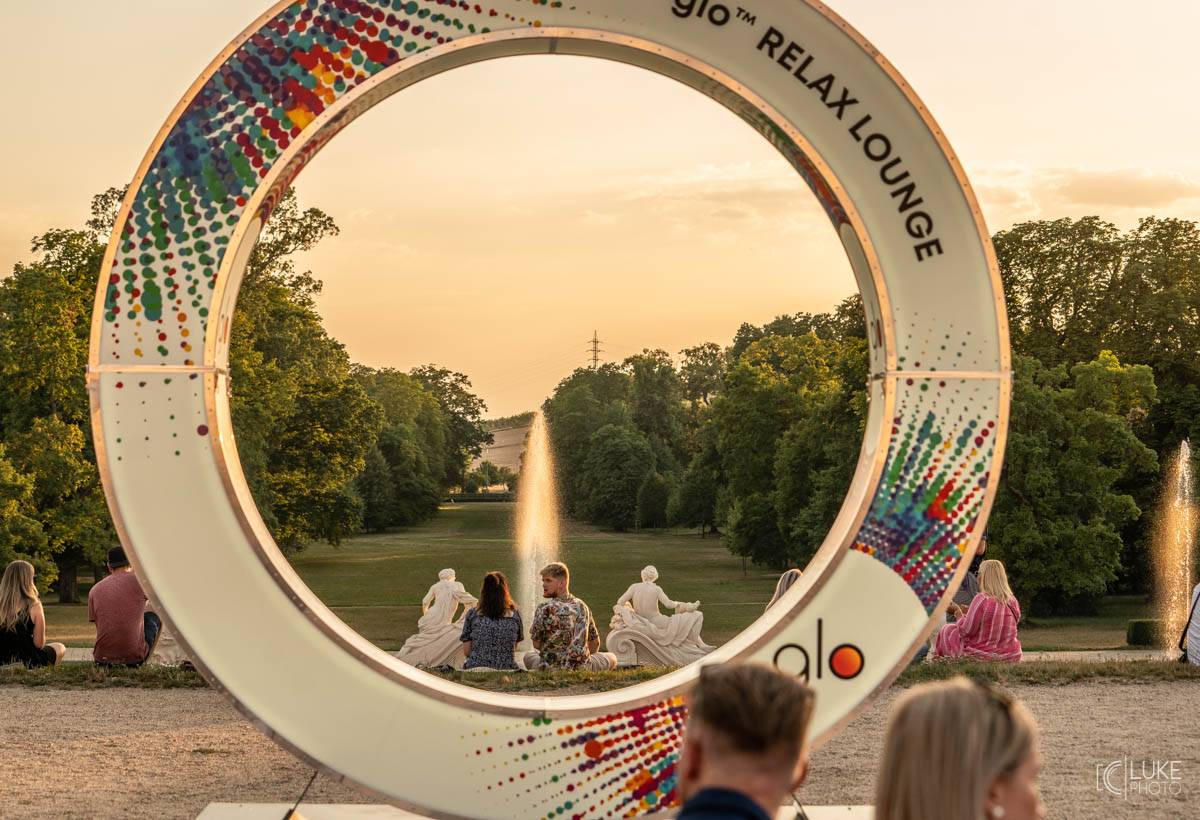 Glorchestra se rozezněla ve Slavkově, v zámeckém parku si se symfoniky tykali Tata Bojs, Vladimir 518, Katarzia i Bratři