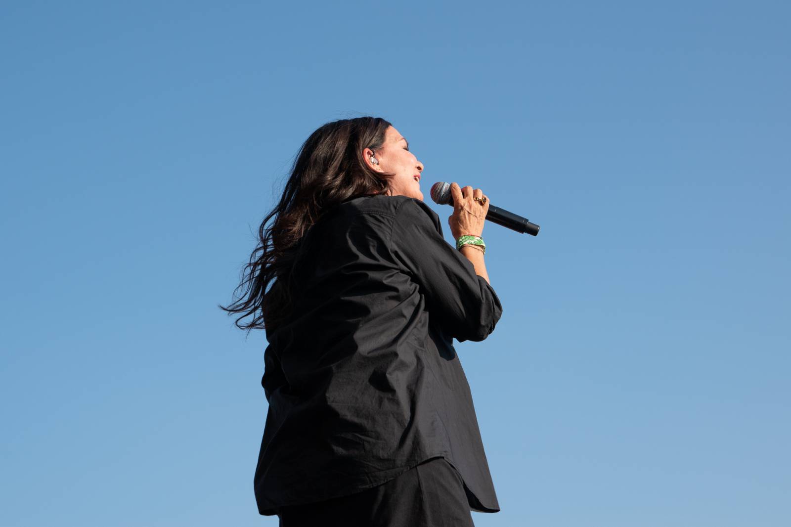 Pod Kunětickou horou panovalo pekelné horko. První den Hrady CZ zazpívali Mig 21, Anna K i Mirai