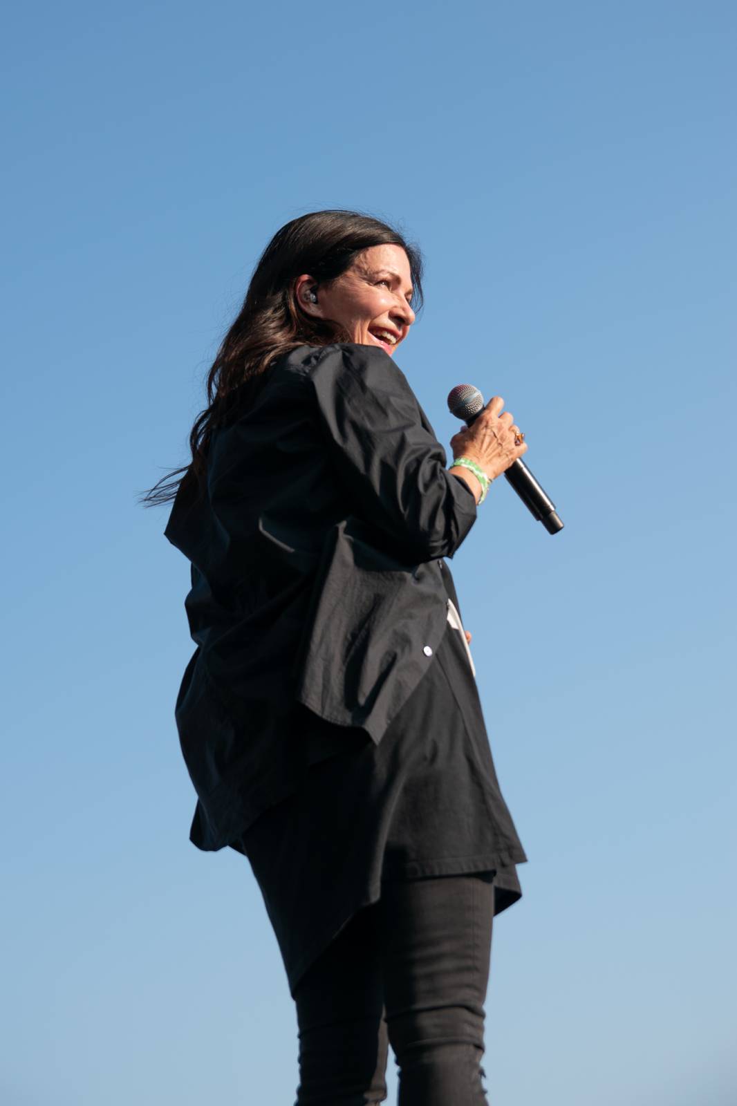 Pod Kunětickou horou panovalo pekelné horko. První den Hrady CZ zazpívali Mig 21, Anna K i Mirai