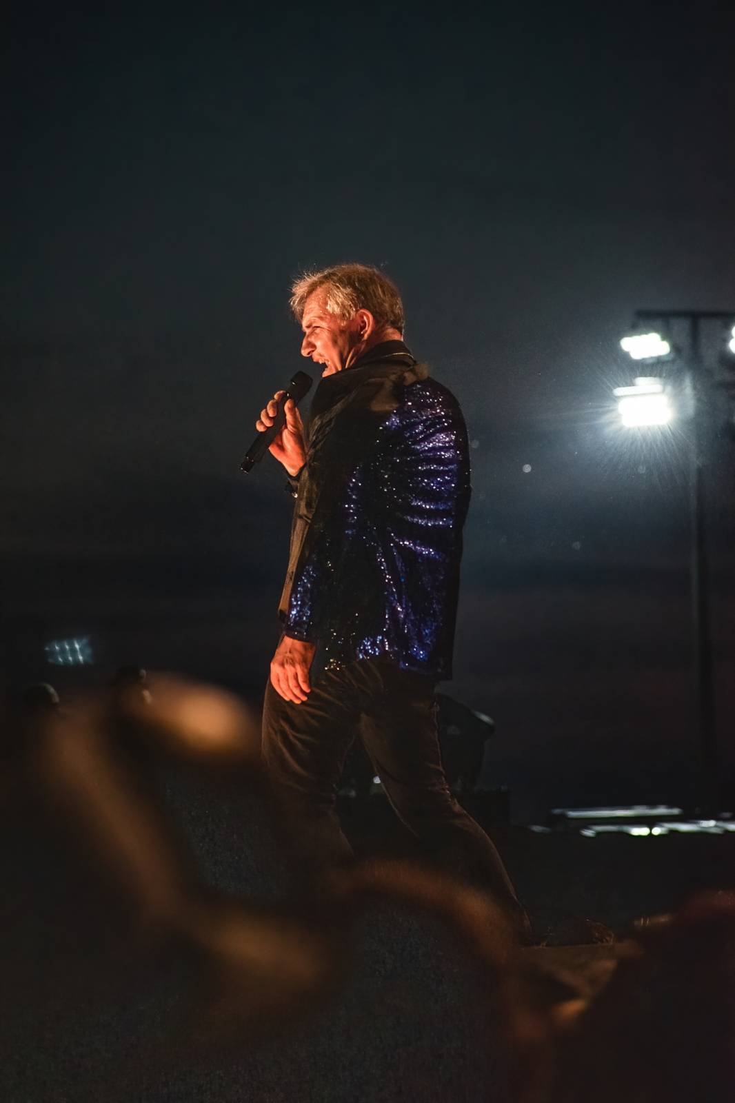 Pod Kunětickou horou panovalo pekelné horko. První den Hrady CZ zazpívali Mig 21, Anna K i Mirai