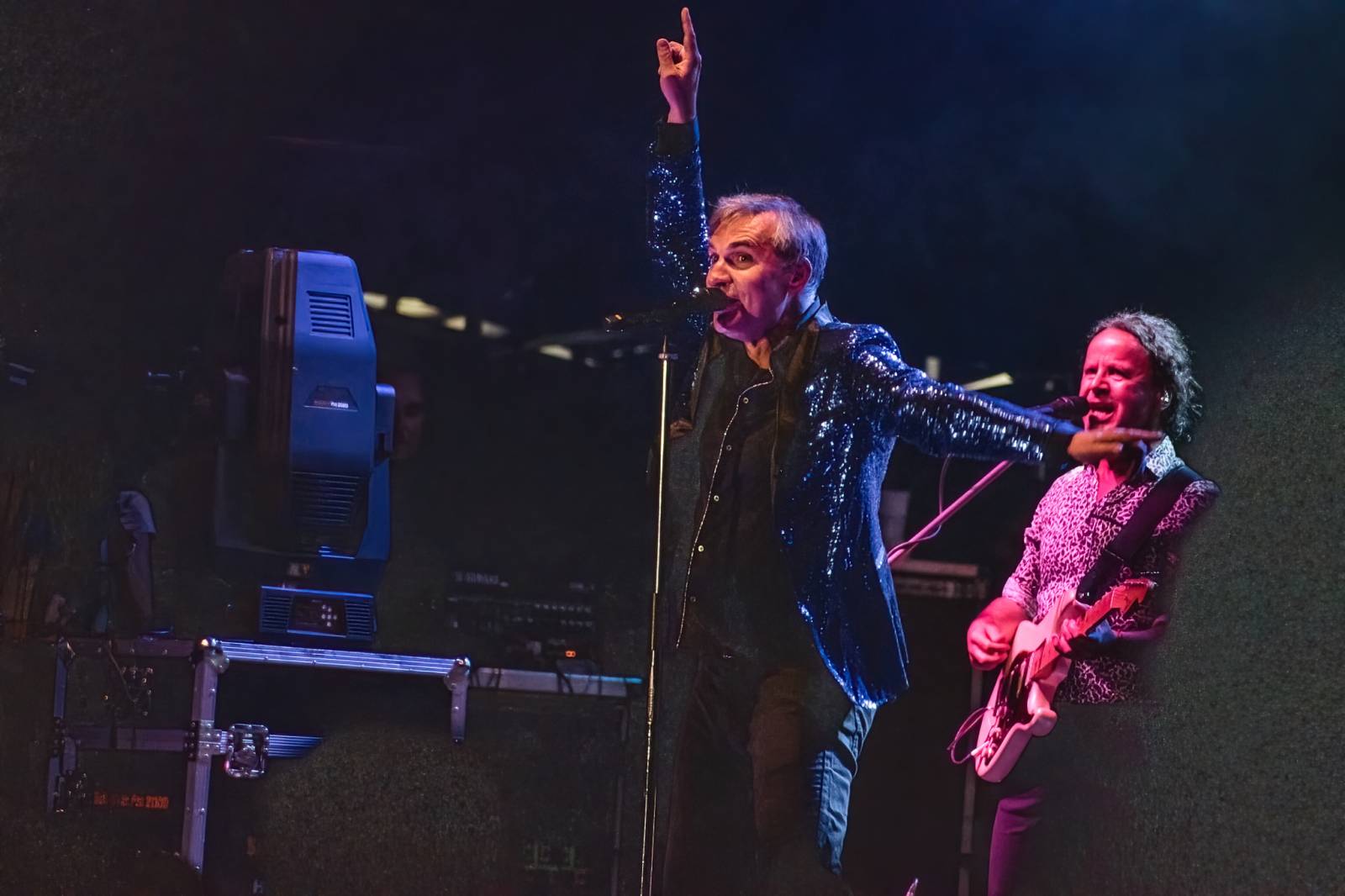 Pod Kunětickou horou panovalo pekelné horko. První den Hrady CZ zazpívali Mig 21, Anna K i Mirai