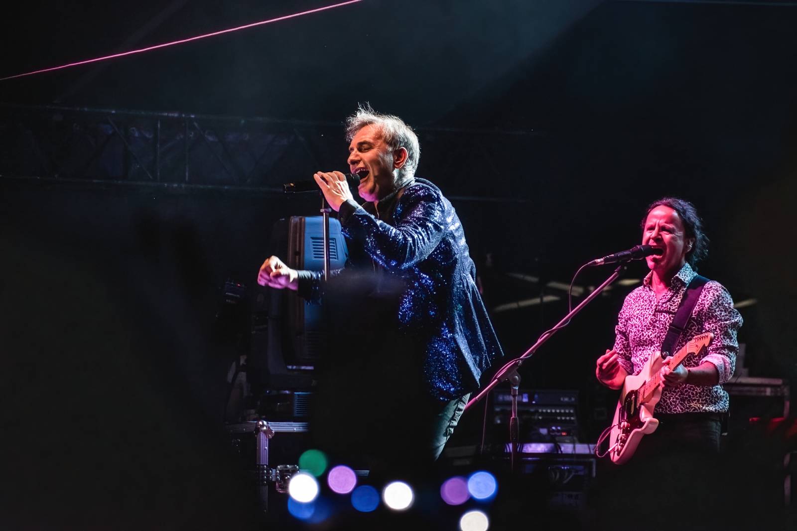 Pod Kunětickou horou panovalo pekelné horko. První den Hrady CZ zazpívali Mig 21, Anna K i Mirai