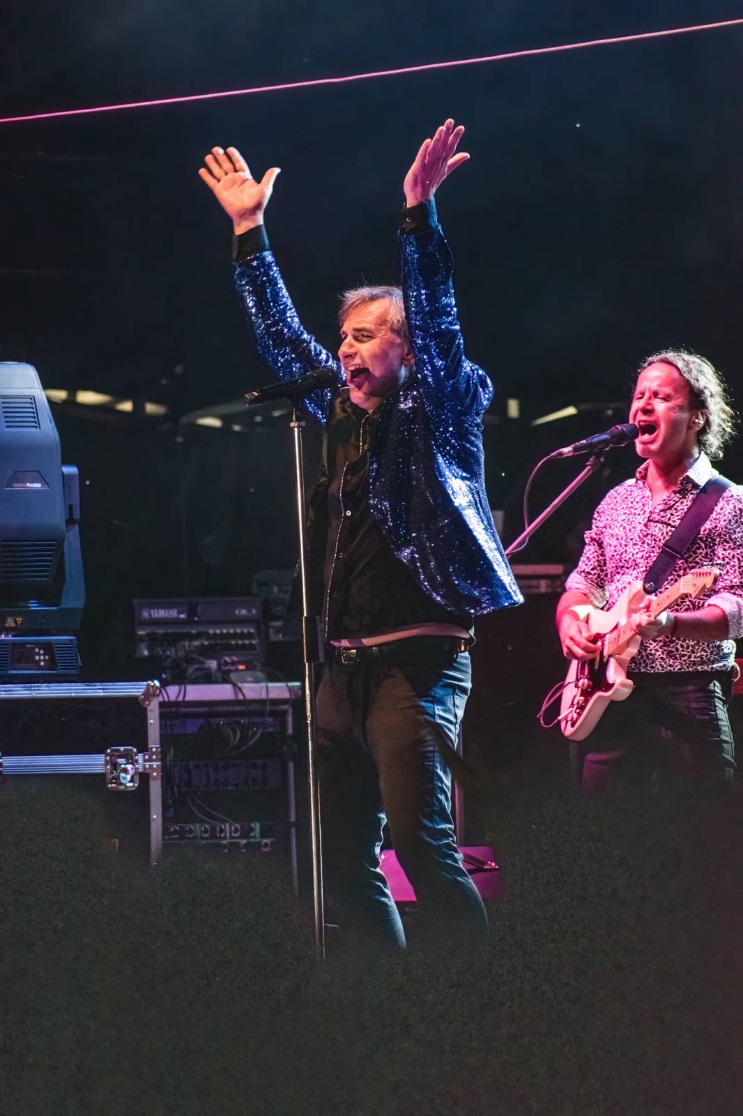 Pod Kunětickou horou panovalo pekelné horko. První den Hrady CZ zazpívali Mig 21, Anna K i Mirai