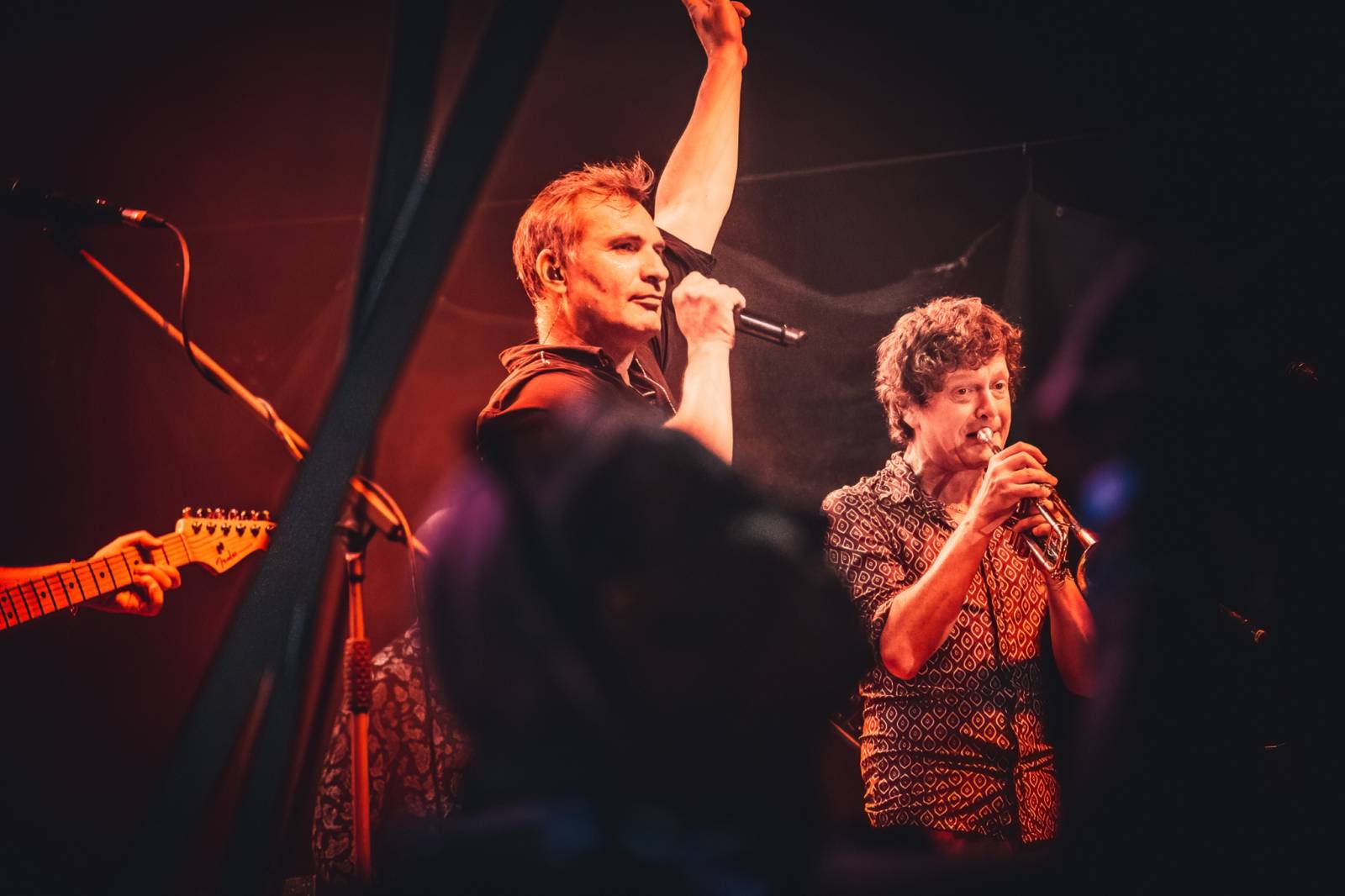 Pod Kunětickou horou panovalo pekelné horko. První den Hrady CZ zazpívali Mig 21, Anna K i Mirai