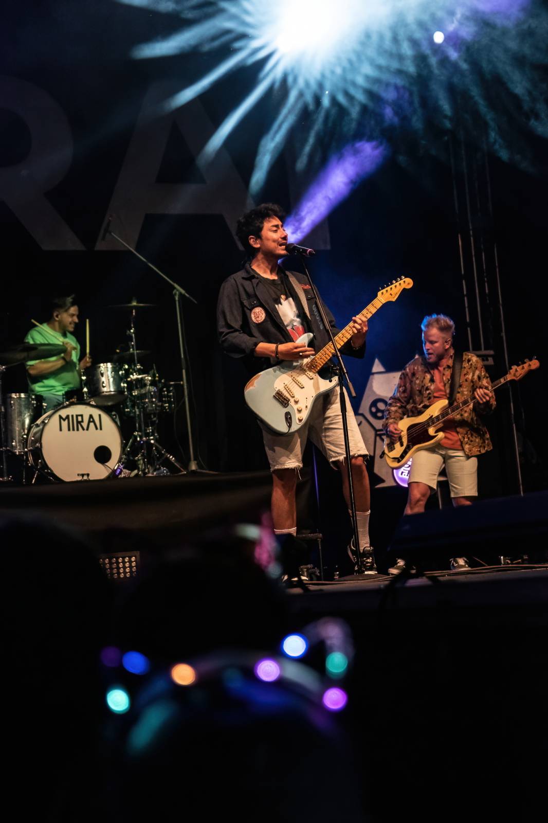 Pod Kunětickou horou panovalo pekelné horko. První den Hrady CZ zazpívali Mig 21, Anna K i Mirai