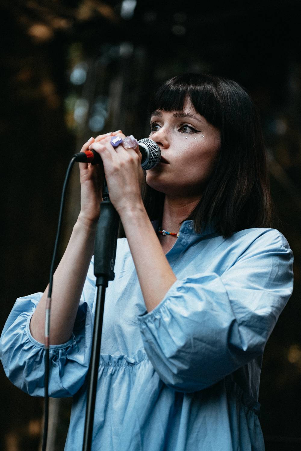 Alec Benjamin se v Praze cítil jako doma a flirtoval s fanynkami